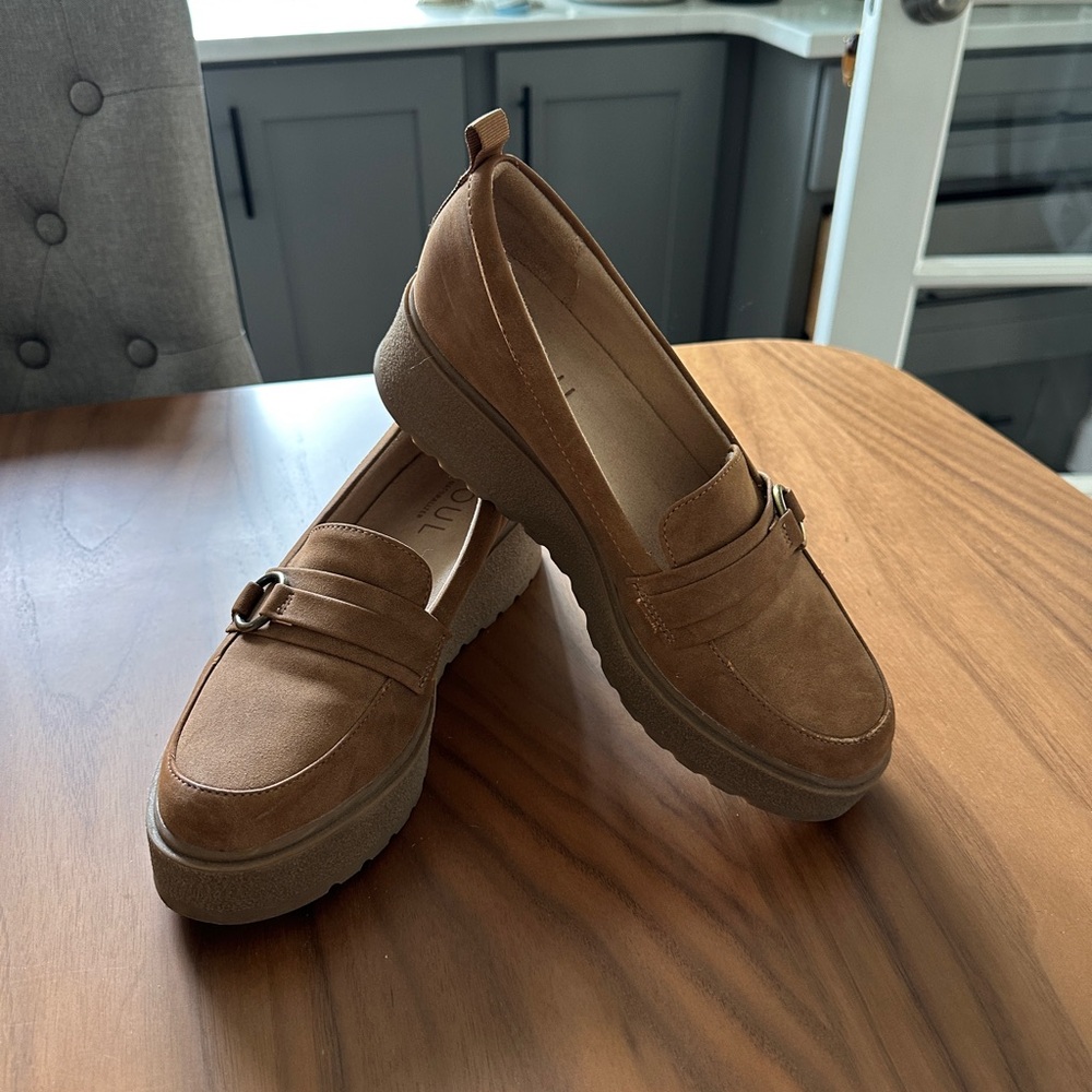 SOUL Naturalizer Brown Suede Platform Loafers